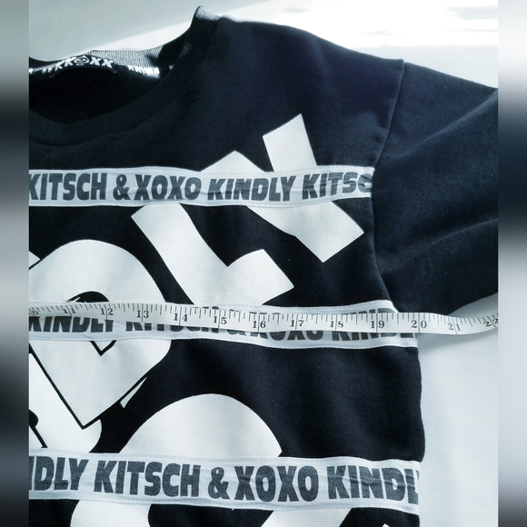 Stylenanda KKXX Korean Fashion Brand Black and White Graphic Sweatshirt - Picture 13 of 14